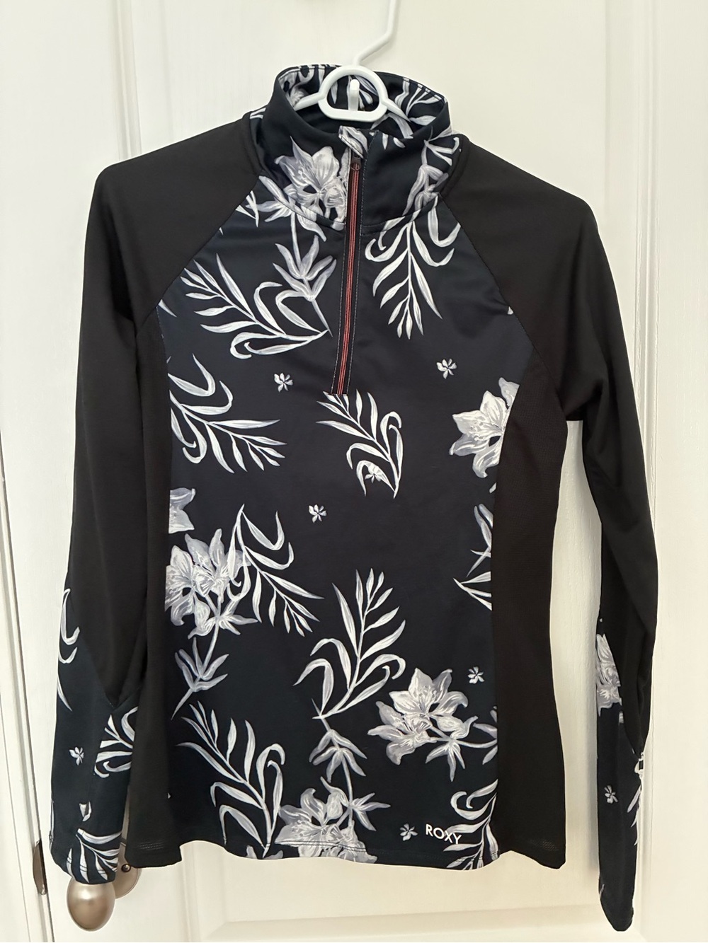 Roxy Black and White Floral Long-Sleeve Workout Top